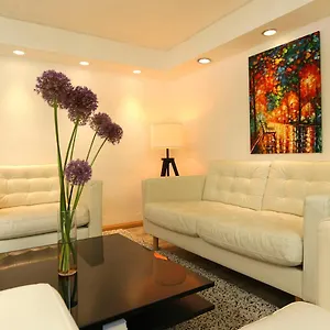 Cozy Souterrain-half-basement-apartment Included 2 Bicycles , Berlin Deutschland
